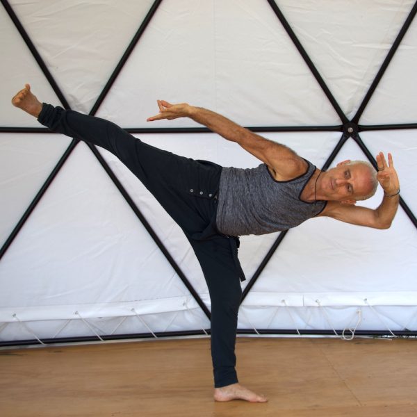 „Connect your life with body, breath, movement and mind“ Seminar with Simon Borg-Olivier (24.-27.04)